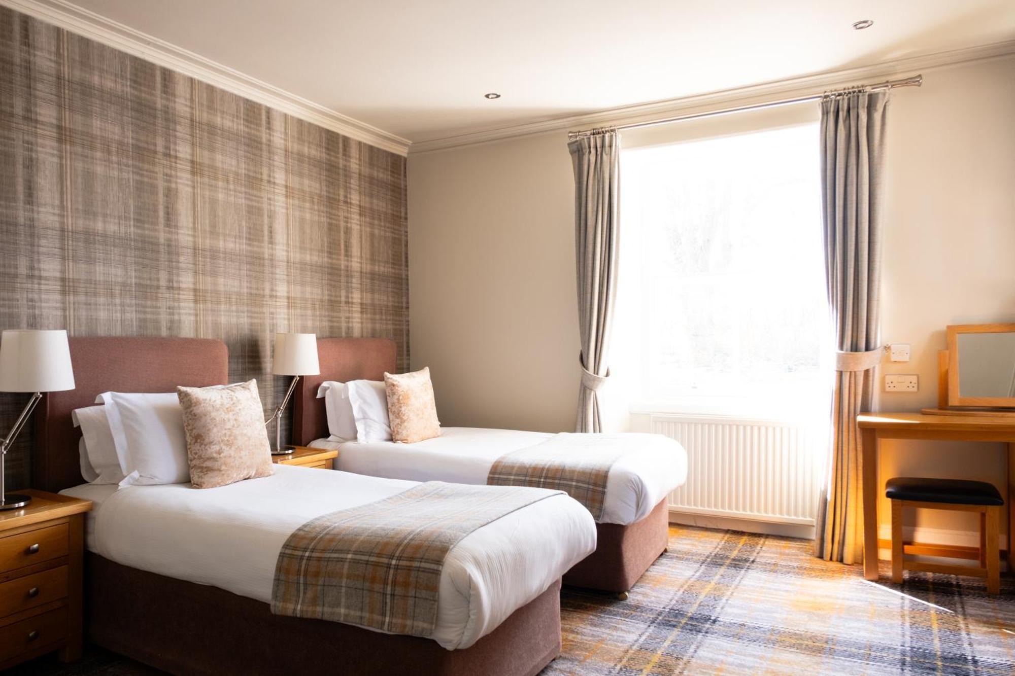 Glen Mhor Hotel At Uile-Bheist 'Brewstillery' Инвернесс Экстерьер фото